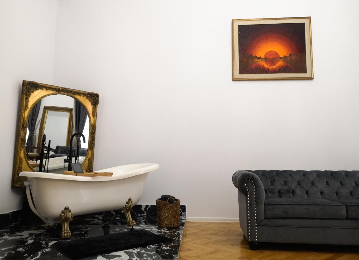 Mansion Josephina Apartment Cluj-Napoca Luaran gambar
